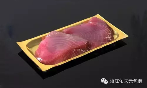film d'or de 422mm Thermoforming pour la saucisse de viande de paquet de peau emballant l'enveloppe en plastique